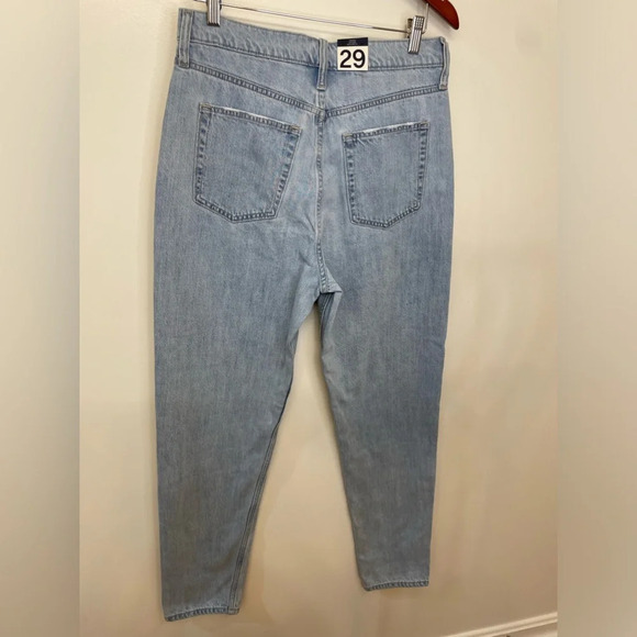 NWT GAP|| Mom Jean High Rise,Size 29 - Picture 5 of 10
